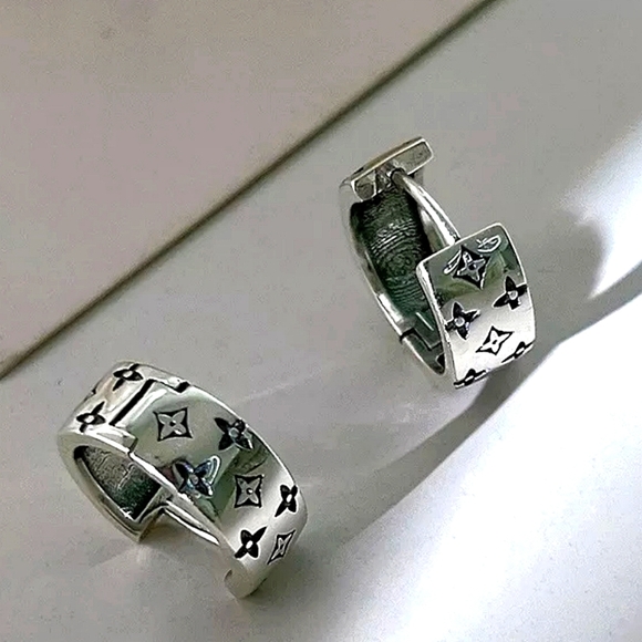 Silver Luxury Four Leaf Clover Earrings Hoop Huggie Minimalist - Picture 9 of 11